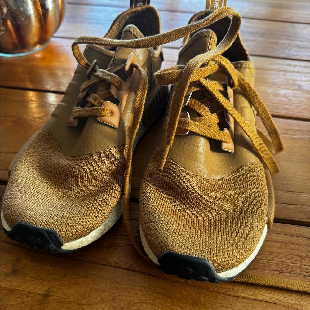 Adidas Sneakers